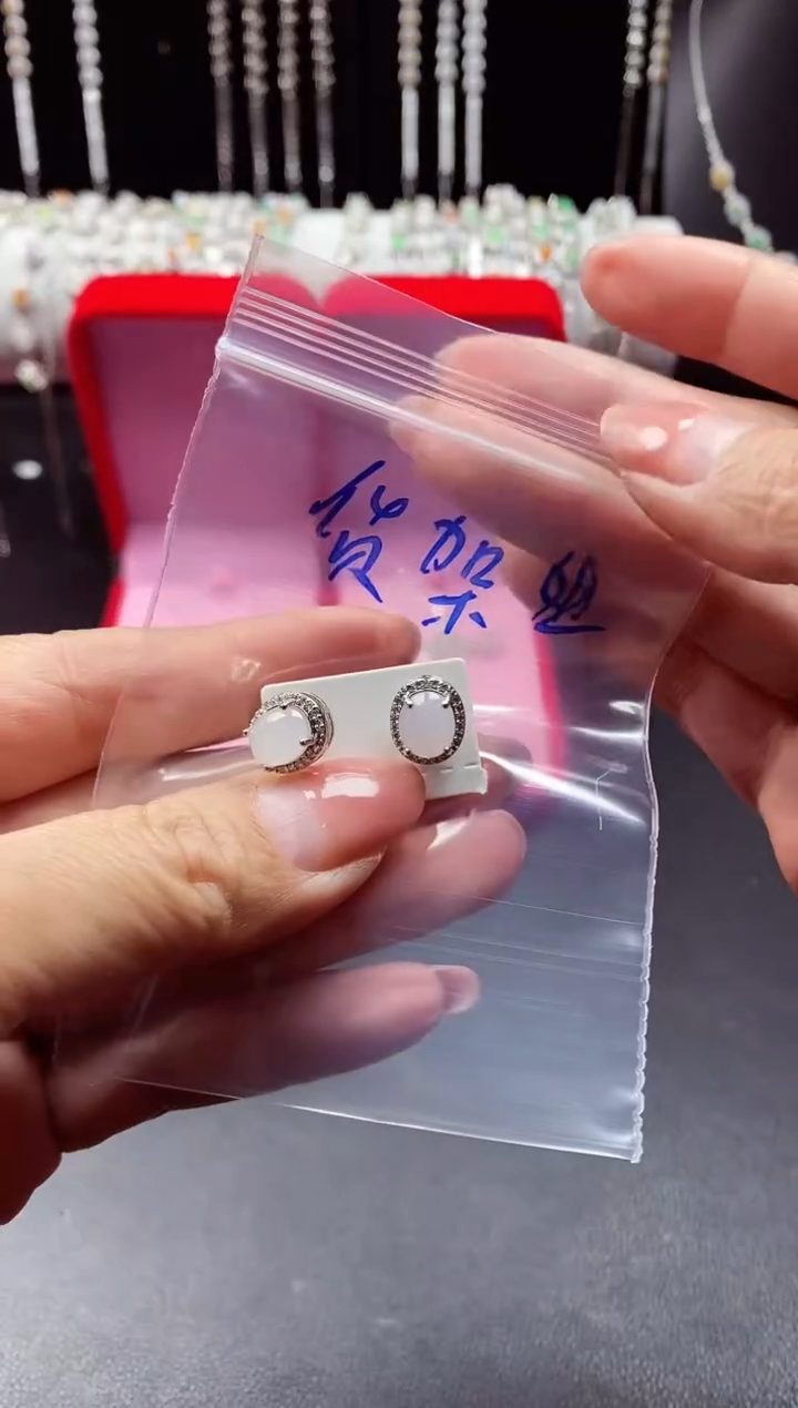 未镶嵌戒指翡翠货*姐翡翠吊坠