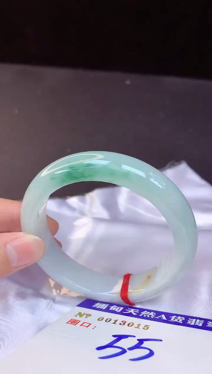 【闪购商品】翡翠手镯未镶嵌55+             
