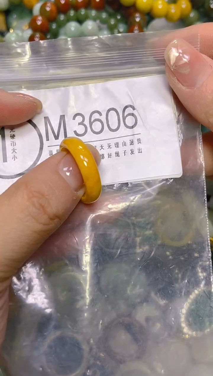 颈饰未镶嵌翡翠17/M/翡翠A货，一件也是批发价