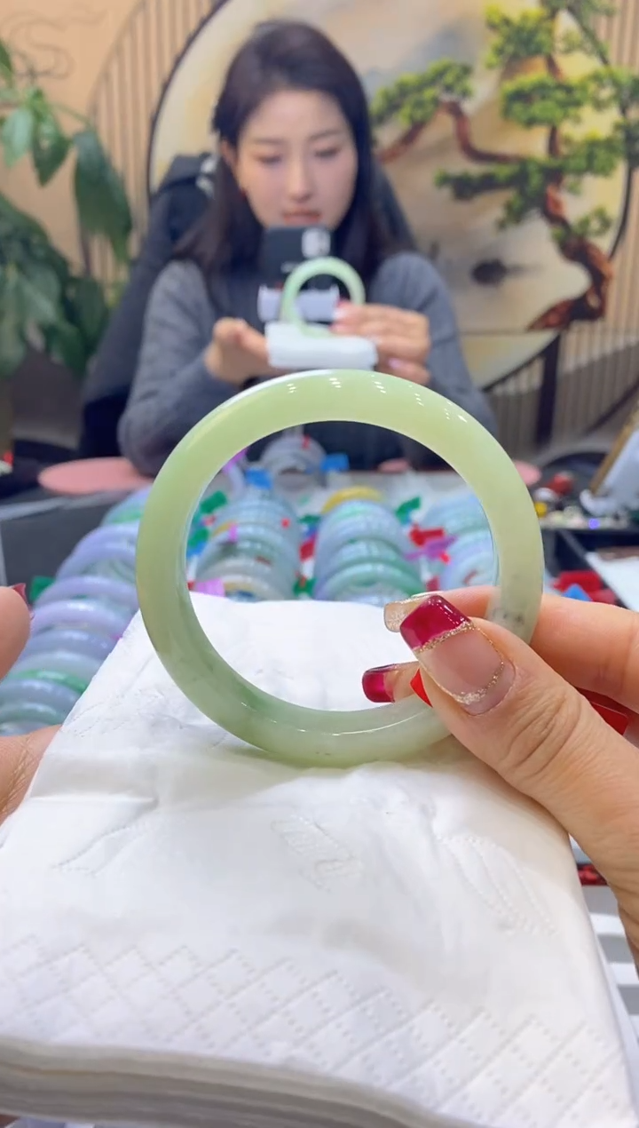 【闪购商品】翡翠手镯未镶嵌99915696