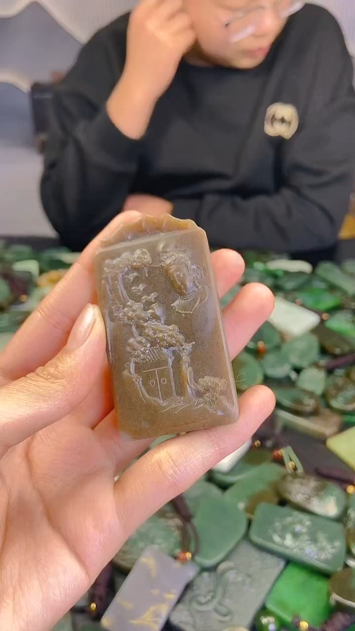 颈饰未镶嵌和田玉1