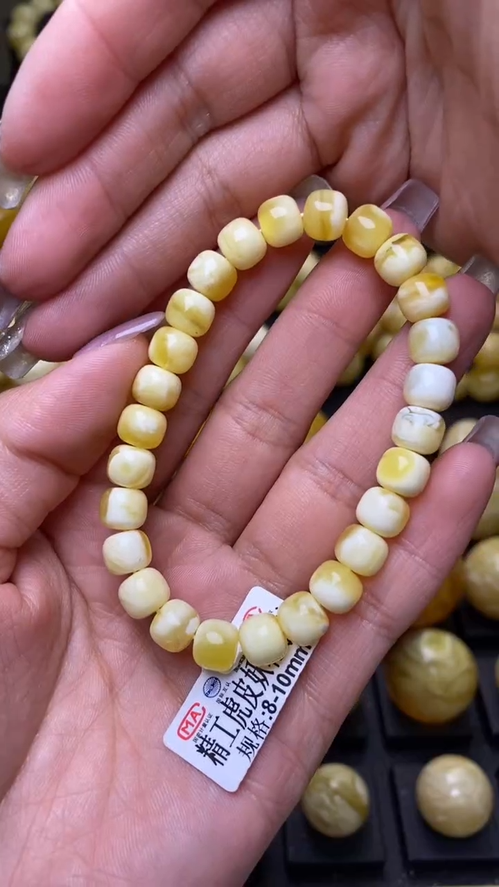 【闪购商品】琥珀裸石未镶嵌葵. 83