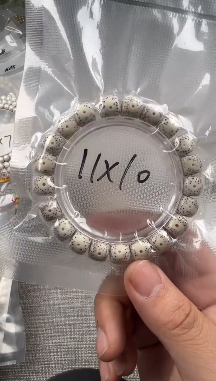 手串星月菩提11*10mm正月月眼留白单直切氧化