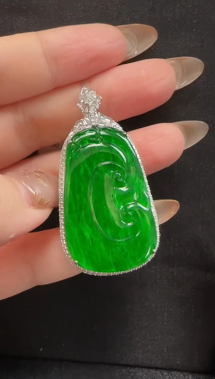 【闪购商品】翡翠颈饰18K金镶嵌104如意一个