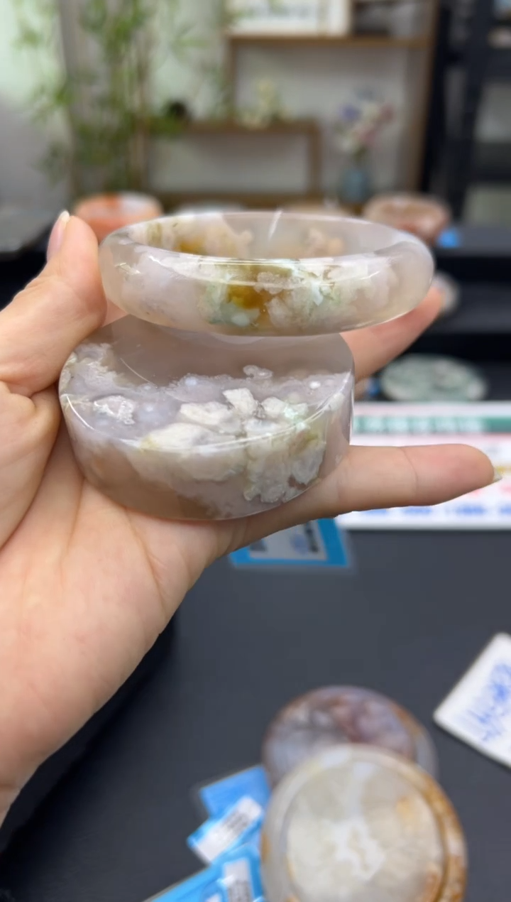 【闪购商品】石英质玉手镯未镶嵌C116(61圈赠送镯心)