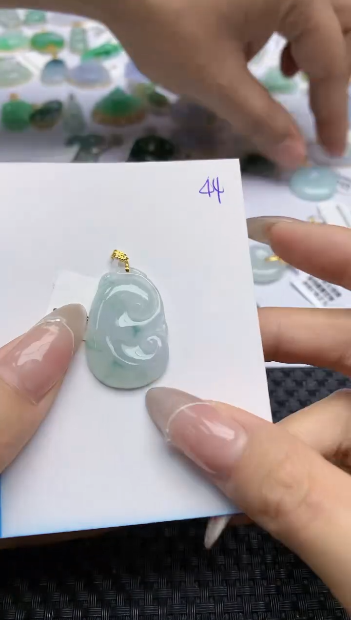 【闪购商品】翡翠颈饰18K金镶嵌天然翡翠A货