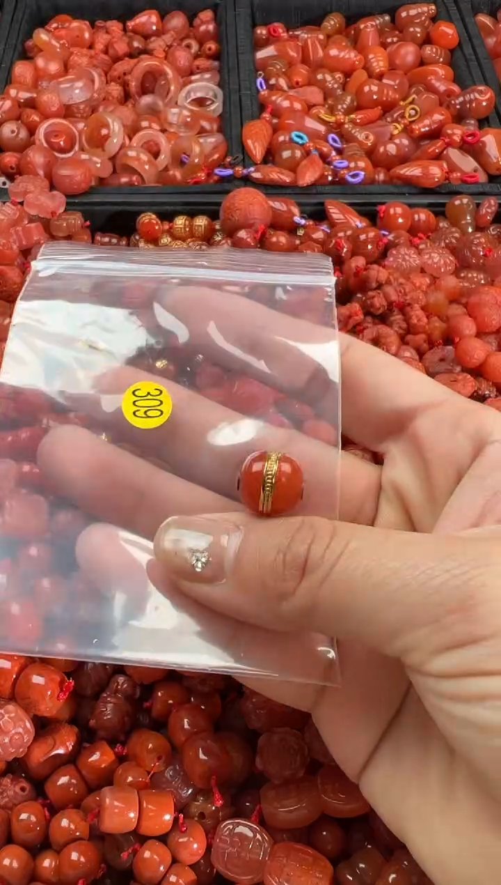 【闪购商品】南红玛瑙颈饰未镶嵌1