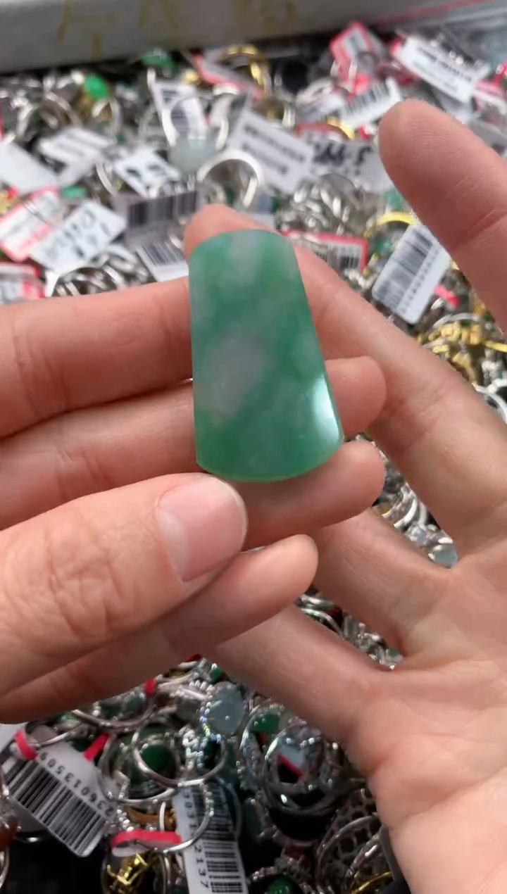 未镶嵌戒指翡翠666       2