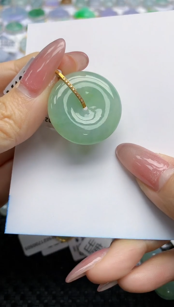 【闪购商品】翡翠挂件18K金镶嵌天然翡翠A货