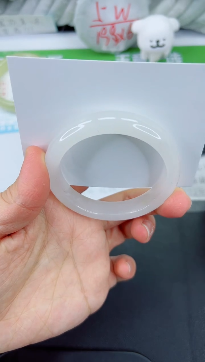 【闪购商品】石英质玉手镯未镶嵌268-54.6