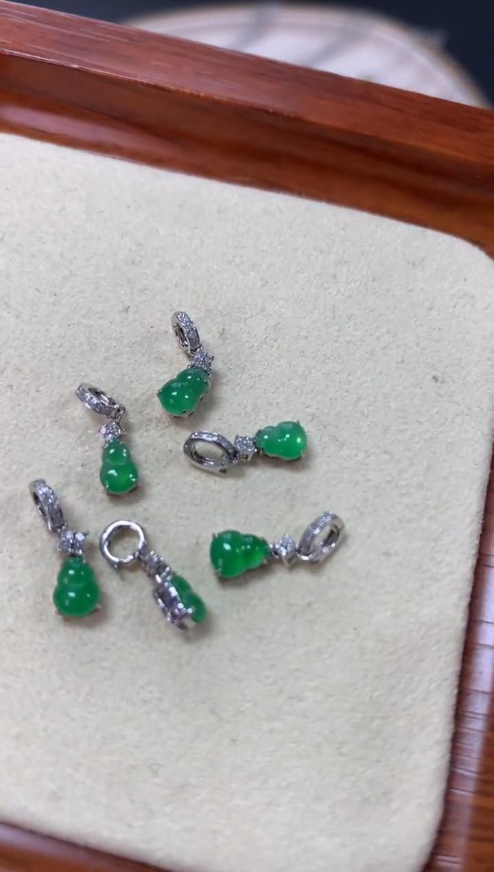 【闪购商品】翡翠吊坠(不含链)18K金镶嵌880（多样性发其一）