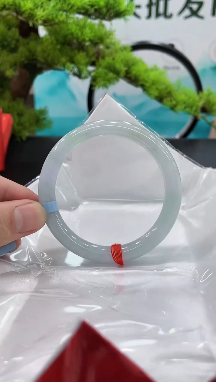 【闪购商品】翡翠手镯未镶嵌手镯