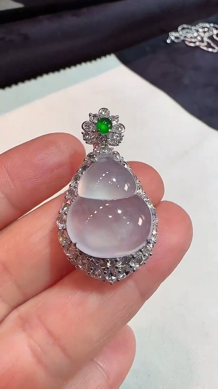 【闪购商品】翡翠颈饰18K金镶嵌葫芦