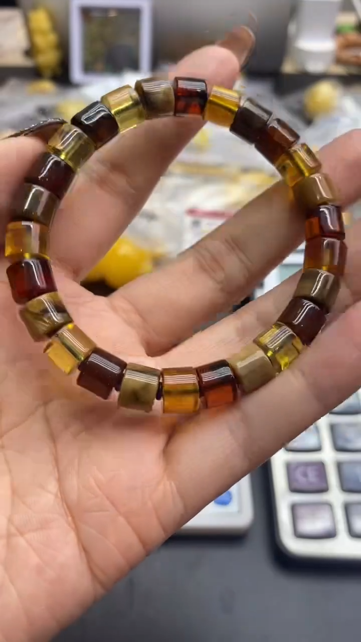 琥珀未镶嵌珠宝奇石779