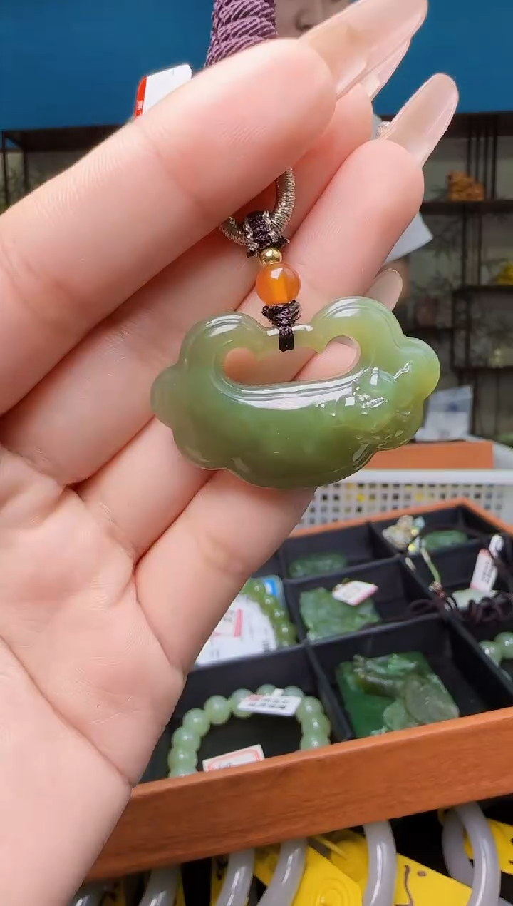 颈饰未镶嵌和田玉1