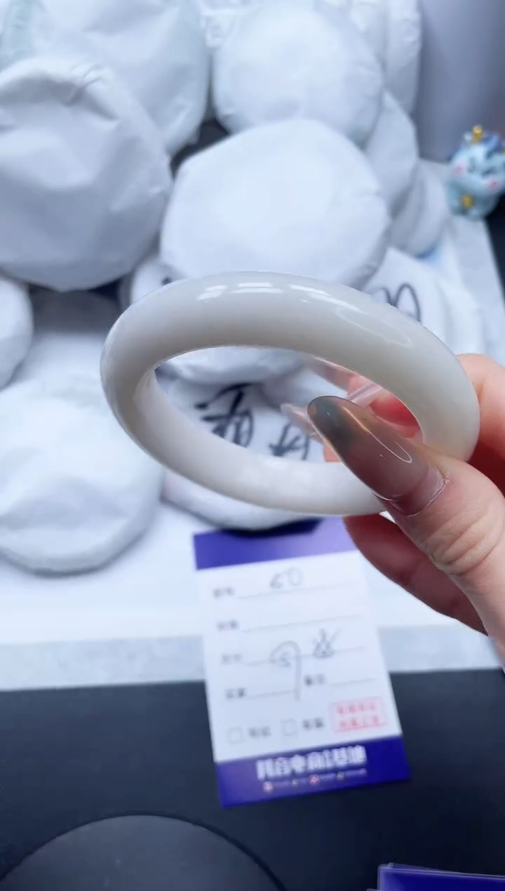 【闪购商品】和田玉手镯未镶嵌19L50-57