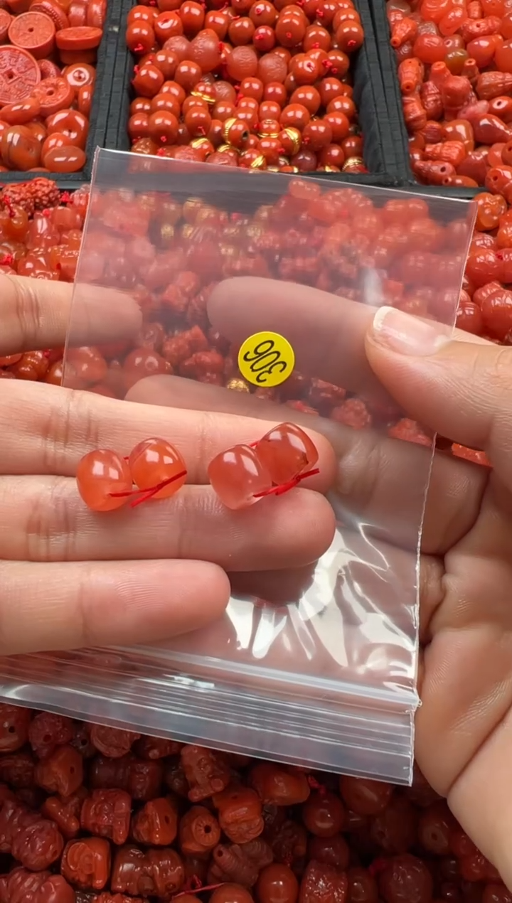 【闪购商品】南红玛瑙颈饰未镶嵌1