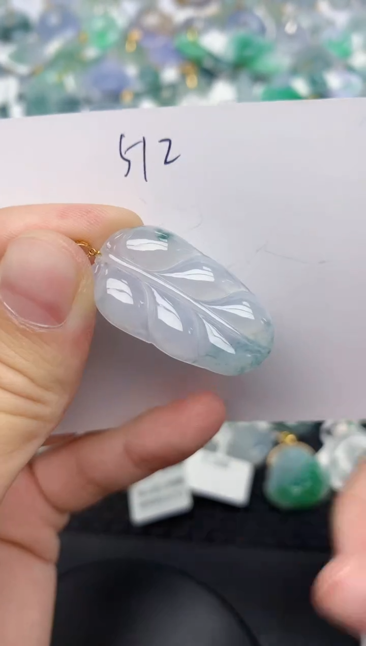 翡翠18K金镶嵌颈饰天然缅甸A货翡翠