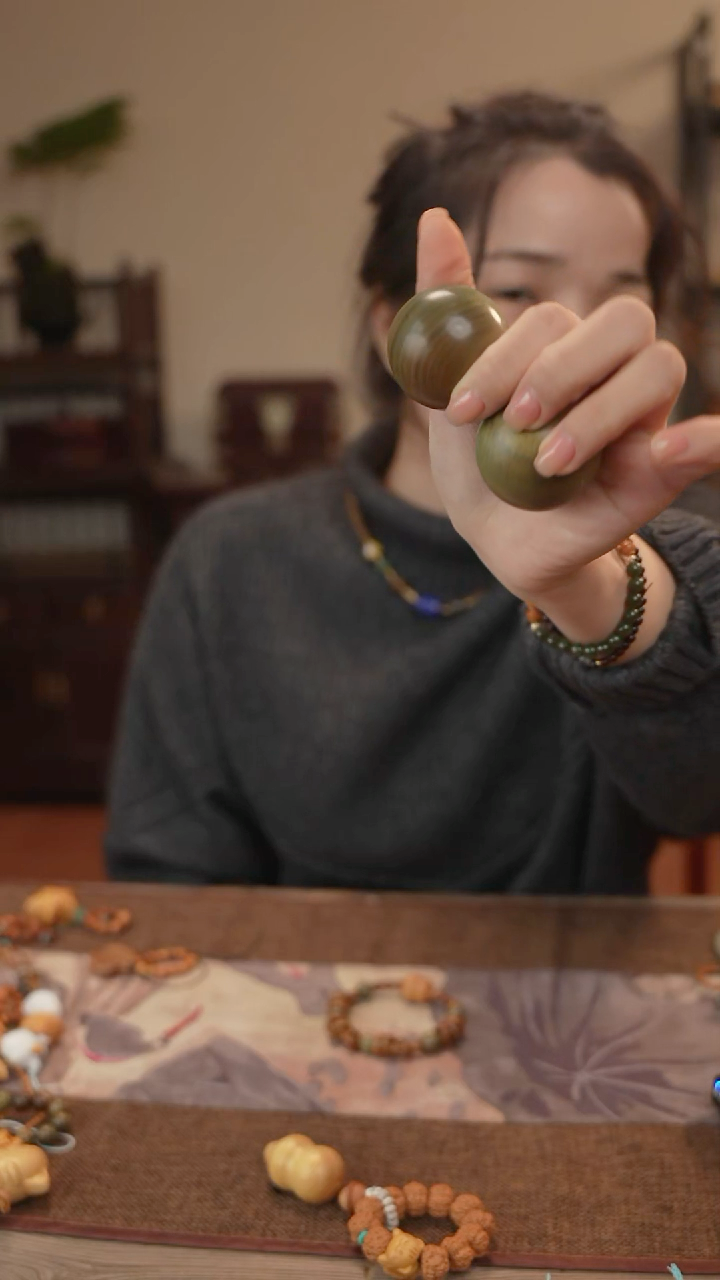 维腊木（绿檀）无事牌绿檀 手球 40mm一对