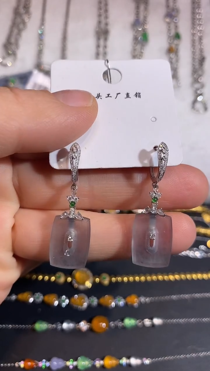 18K金镶嵌翡翠耳饰耳饰