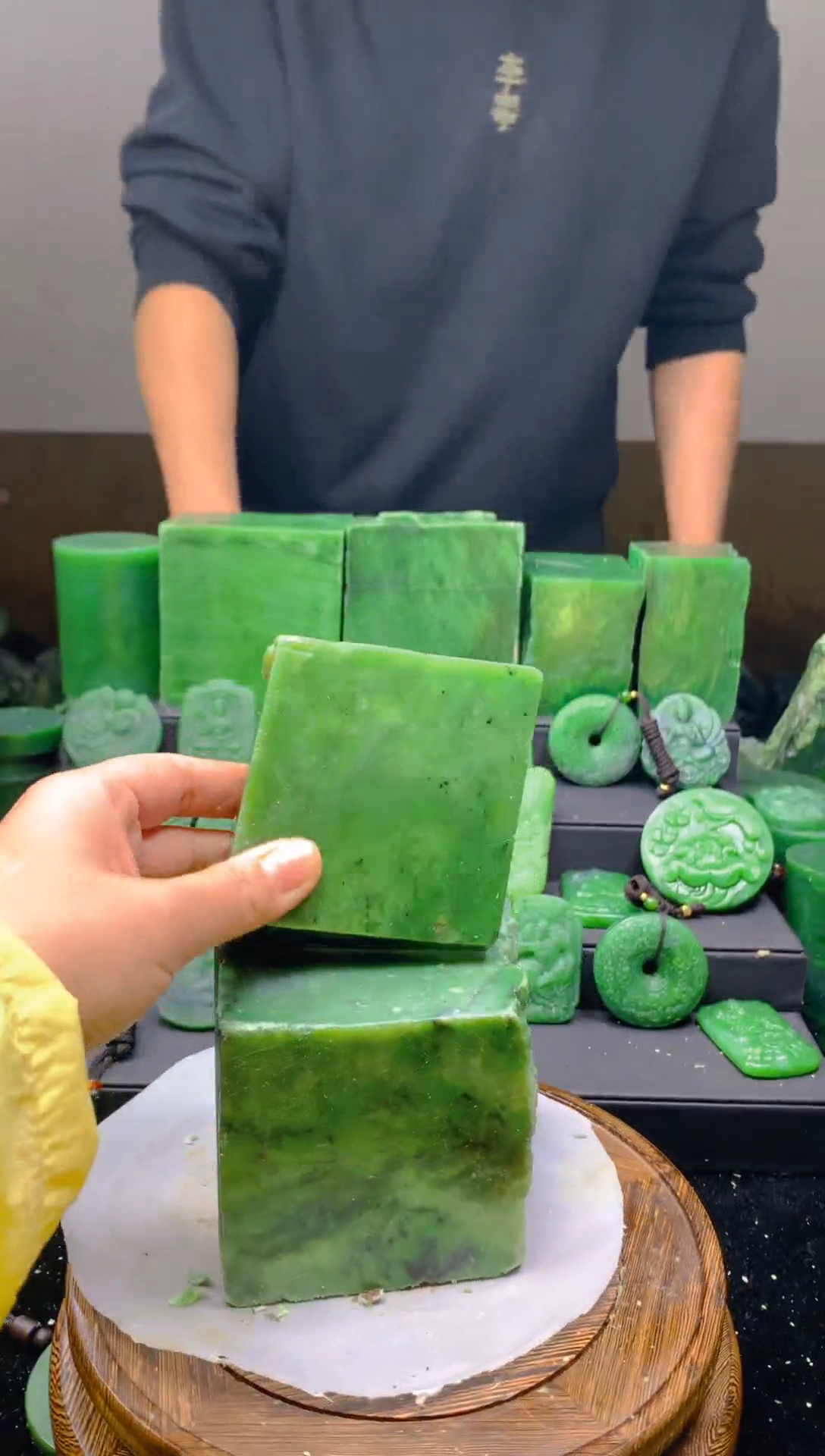 未镶嵌和田玉珠宝半成品1