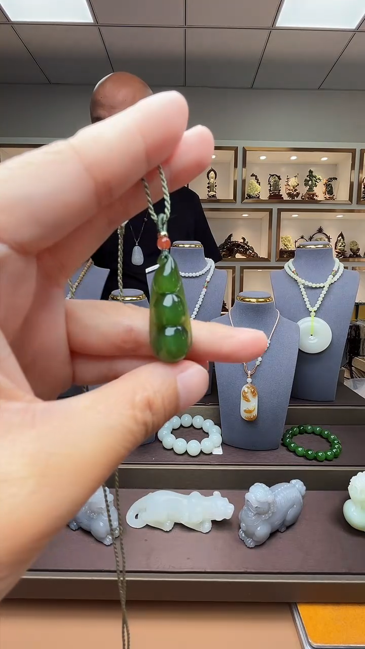 和田玉未镶嵌颈饰苏