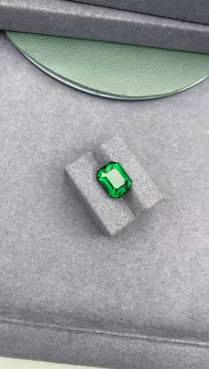 【闪购商品】碧玺裸石未镶嵌6ct 铬碧玺