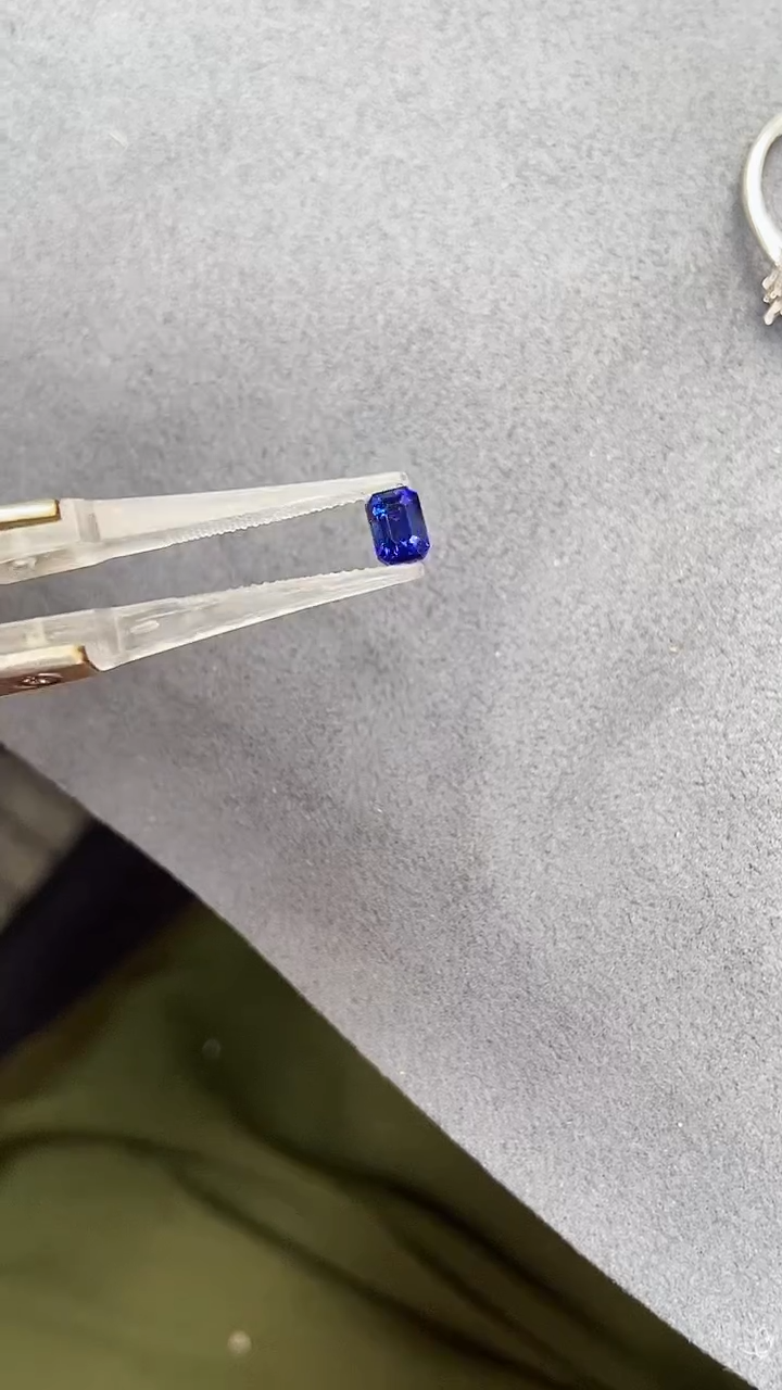 【闪购商品】蓝宝石裸石未镶嵌0.88