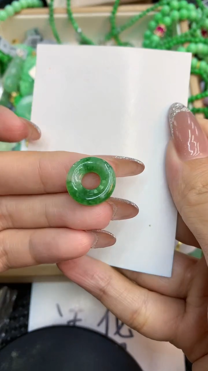 颈饰未镶嵌翡翠1