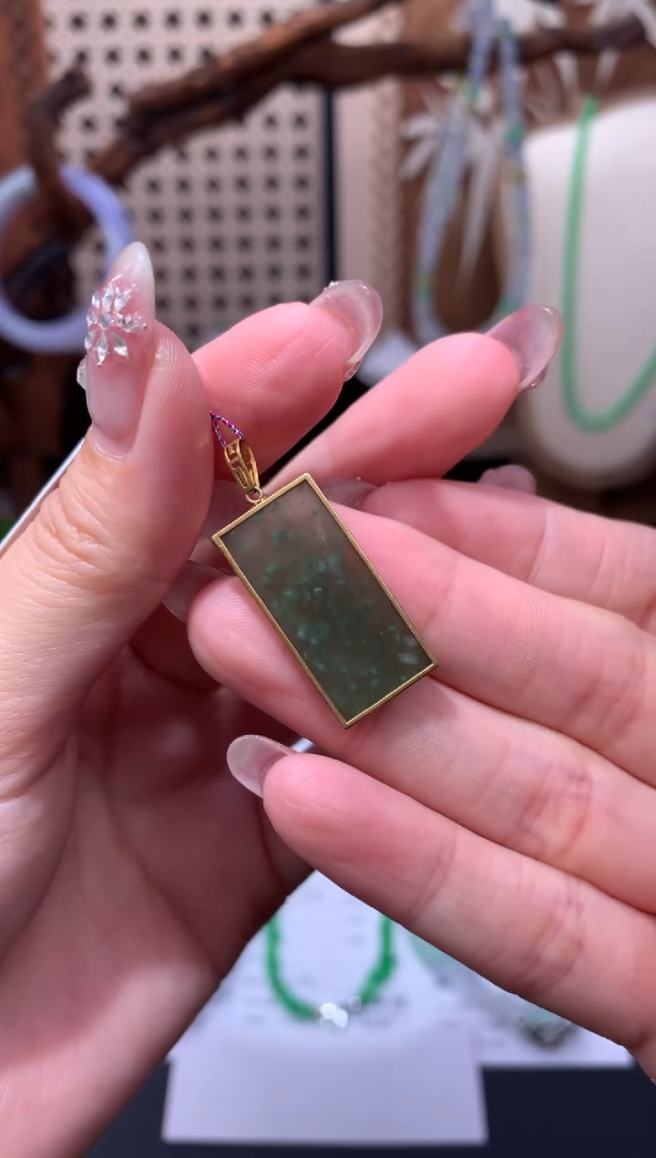 18K金镶嵌定制翡翠48小时鉴赏期 退货不扣服务费