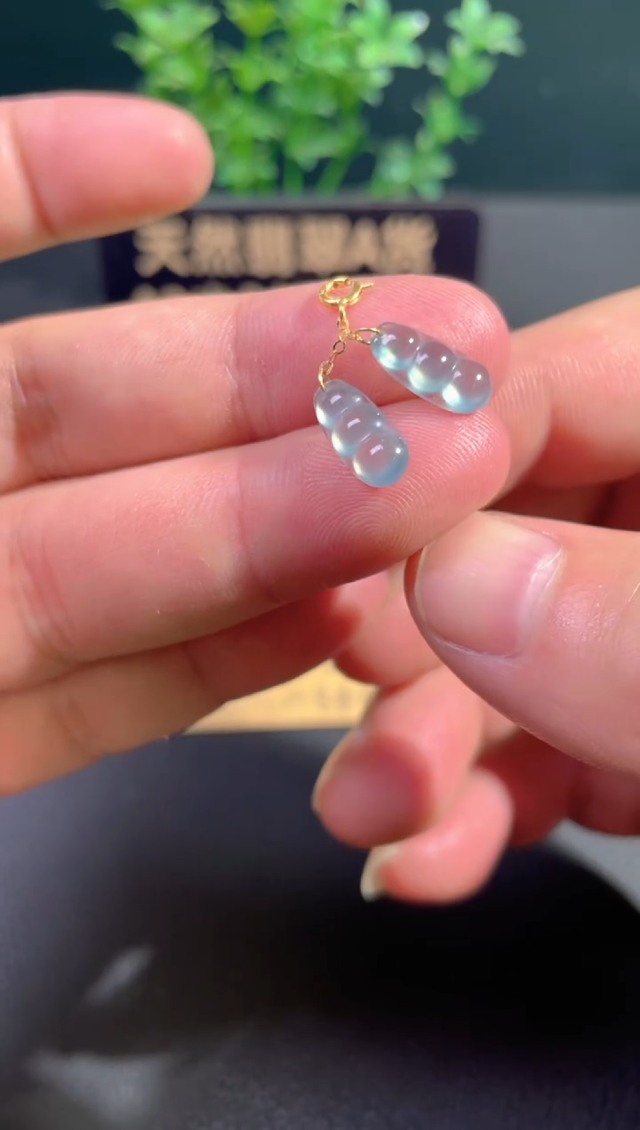 颈饰18K金镶嵌翡翠翡翠