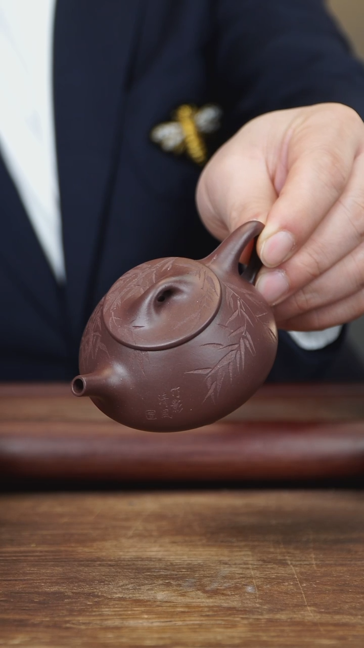 【闪购商品】紫砂茶壶100ml 刻绘景舟石瓢 家藏紫茄泥