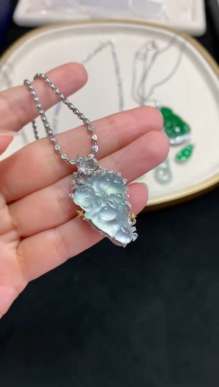 【闪购商品】翡翠吊坠(不含链)18K金镶嵌W525|26800