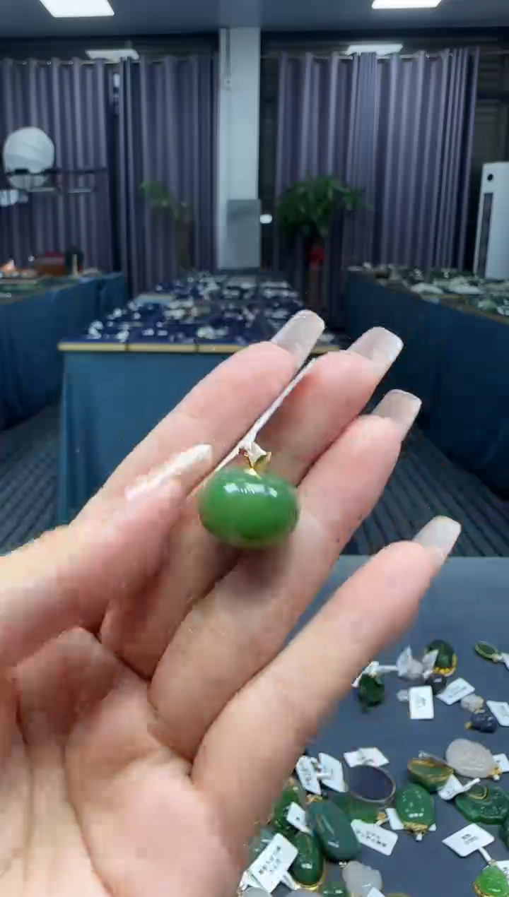 和田玉18K金镶嵌挂件1