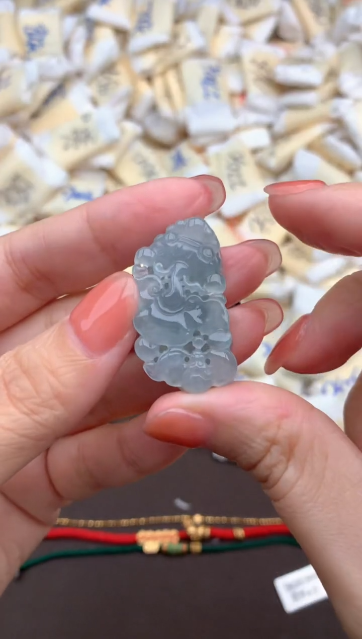 【闪购商品】翡翠挂件未镶嵌一