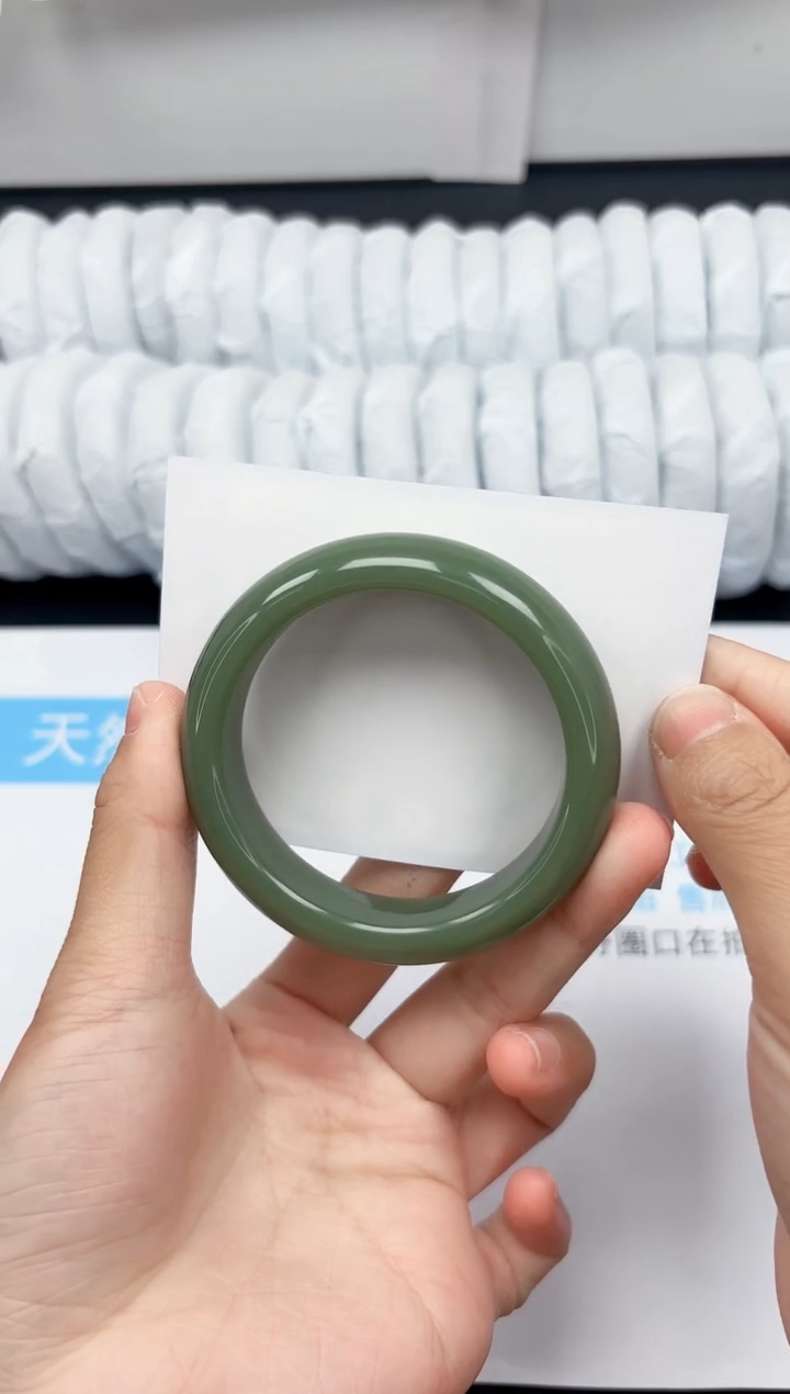 【闪购商品】石英质玉手镯未镶嵌134-54.7