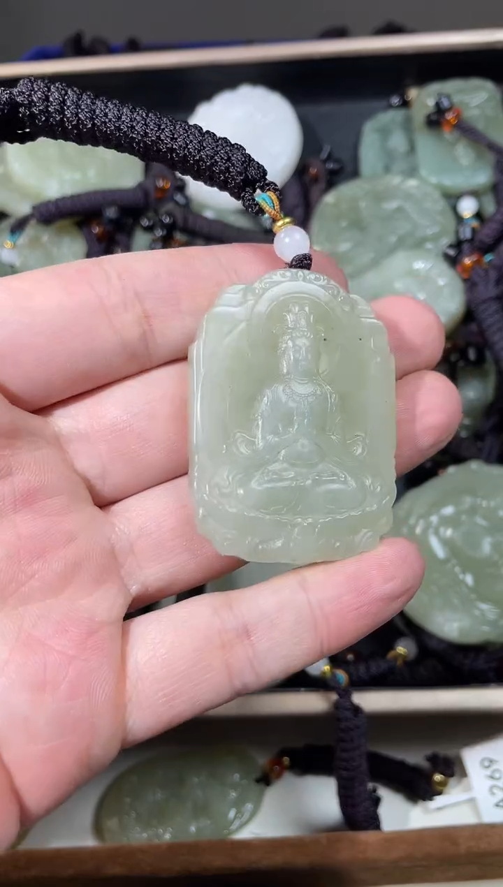 颈饰未镶嵌和田玉1