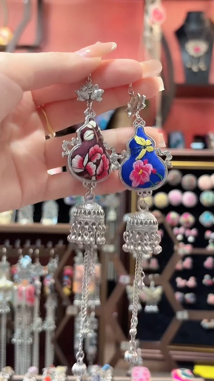 织绣 云织谣民族风精美饰品   258