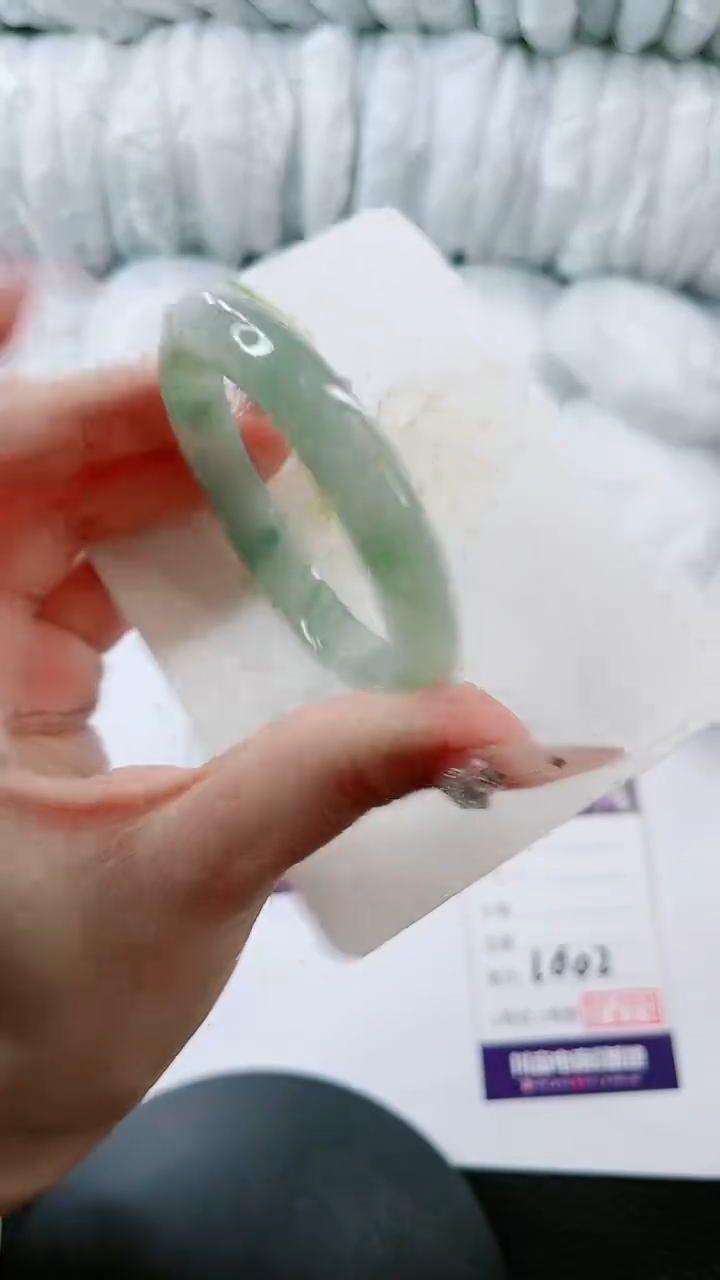 【闪购商品】石英质玉手镯未镶嵌多样性发货L602