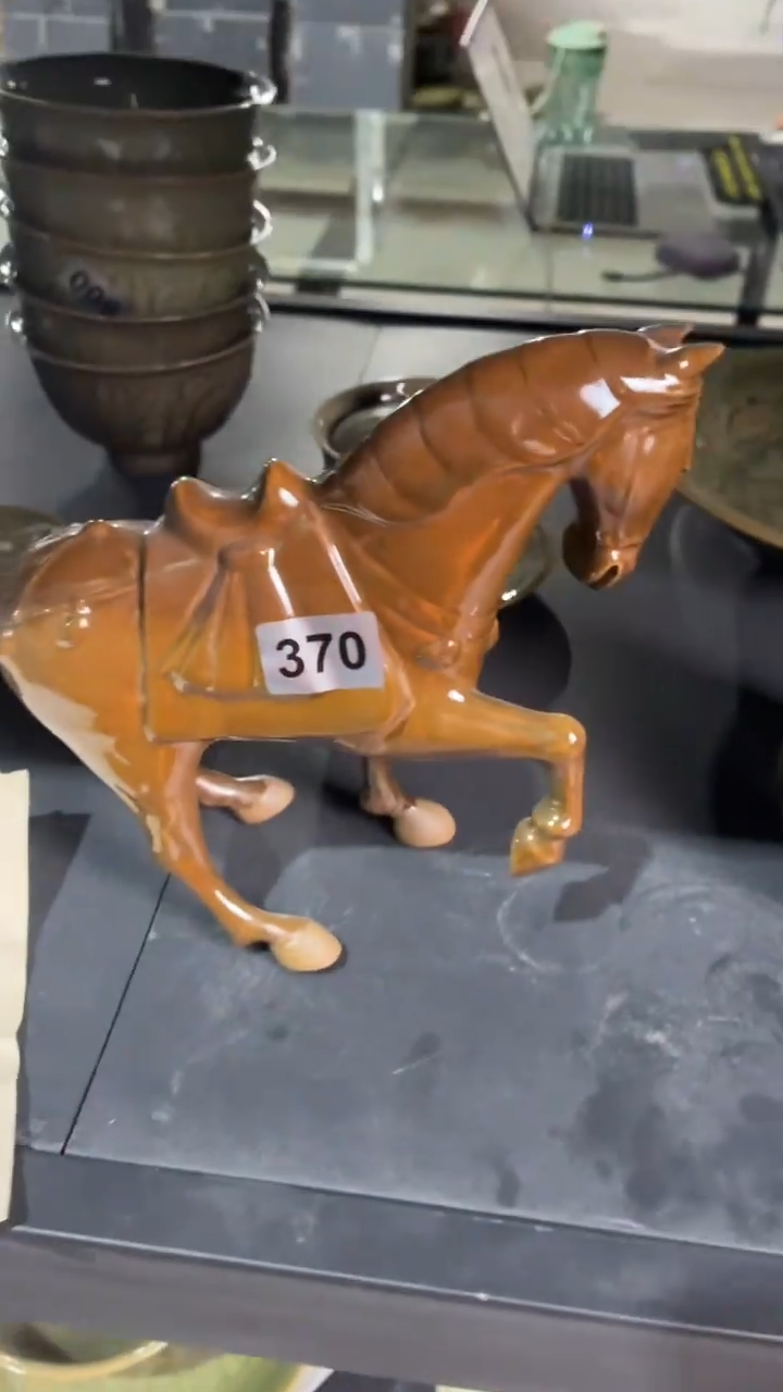 仰山微瑕红釉马370