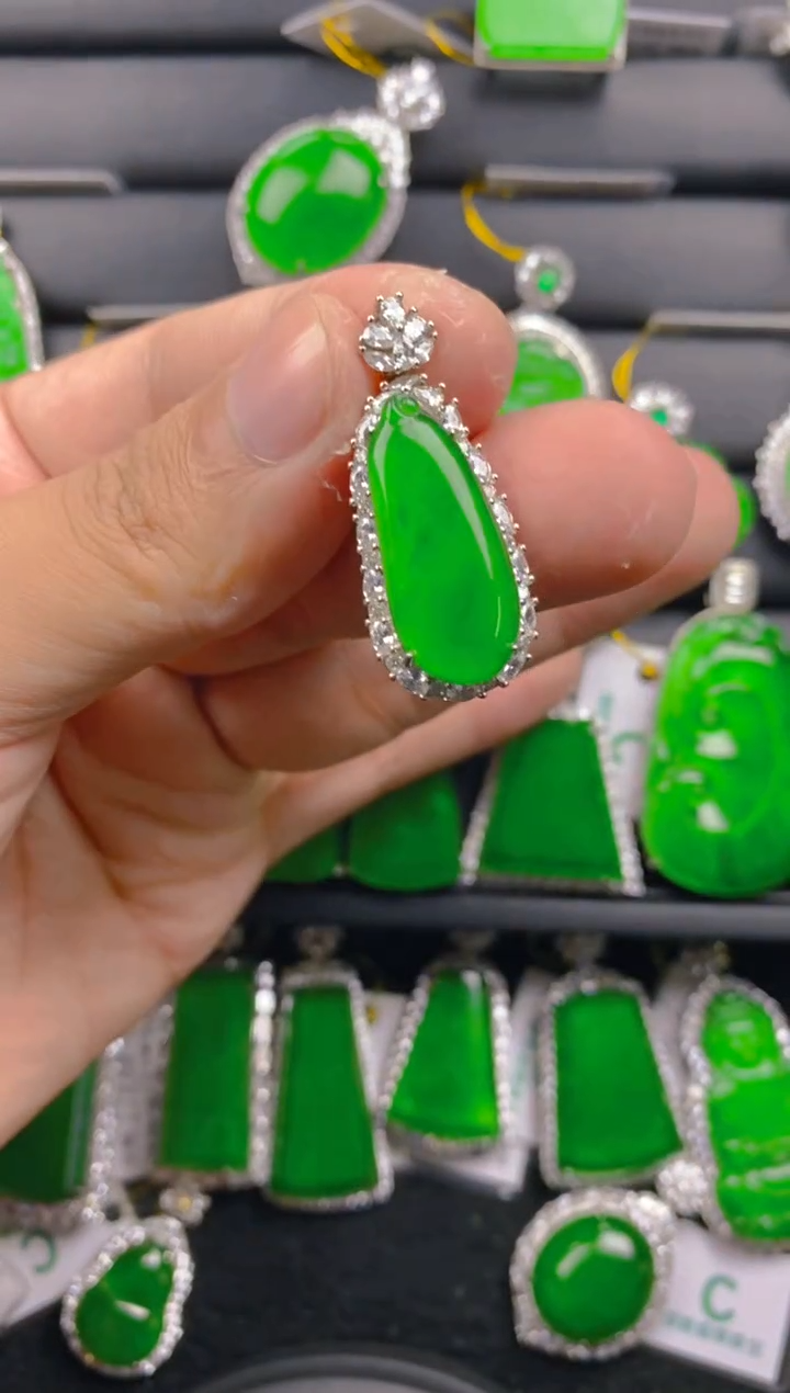 【闪购商品】翡翠颈饰银S925镶嵌11111111