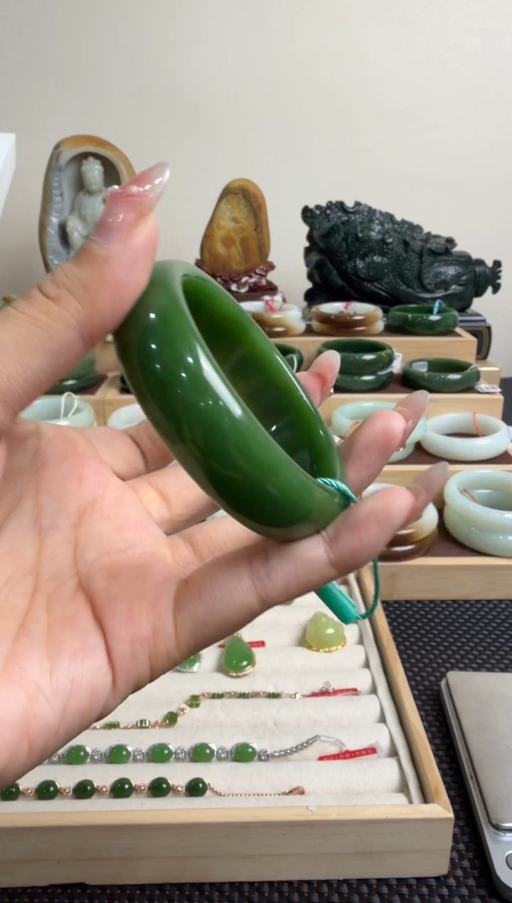 颈饰未镶嵌和田玉手镯56