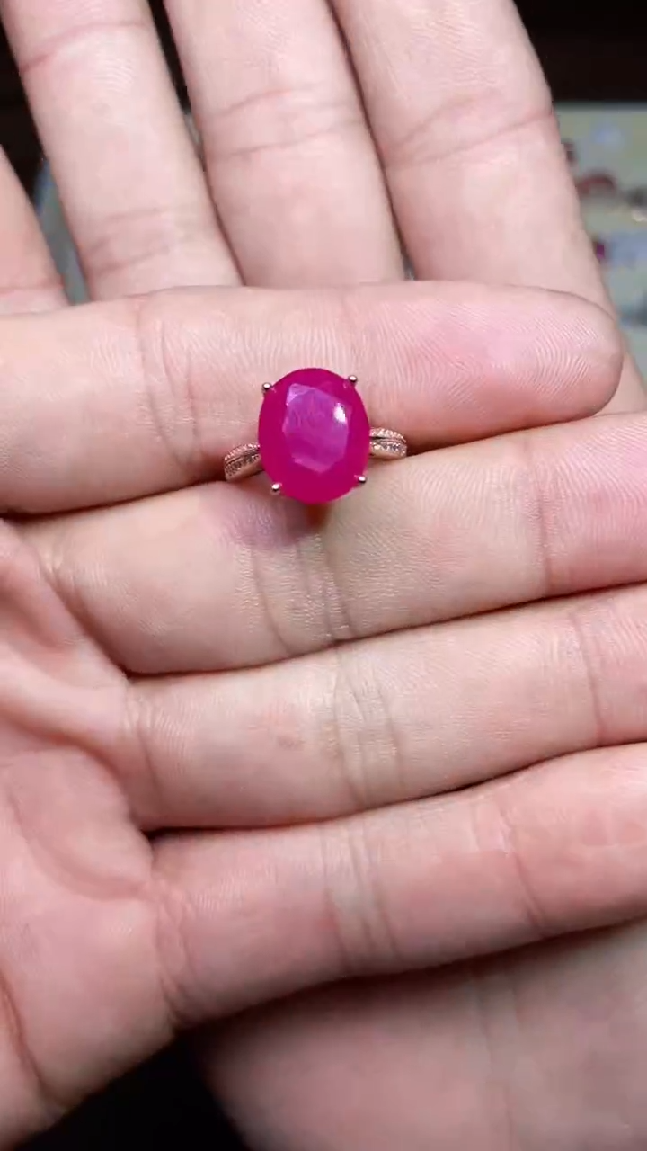 【闪购商品】红宝石戒指银S925镶嵌........