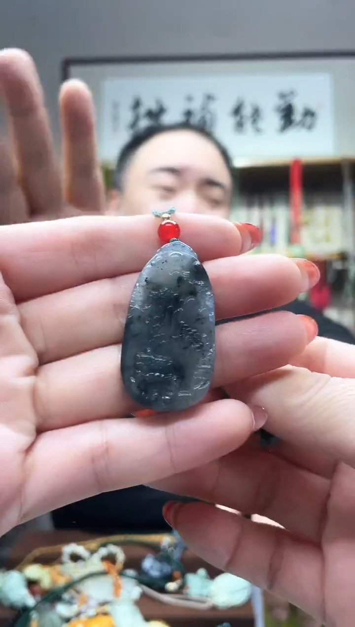 未镶嵌岫玉吊坠`