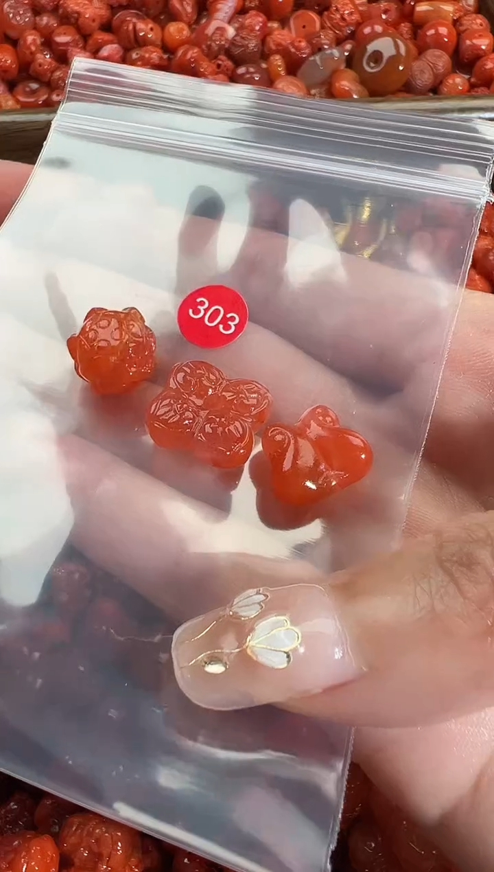 颈饰未镶嵌南红玛瑙1