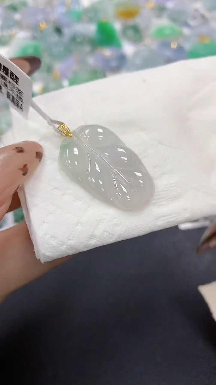 颈饰18K金镶嵌翡翠a货假一赔三支持复检百元上9元证书费自理