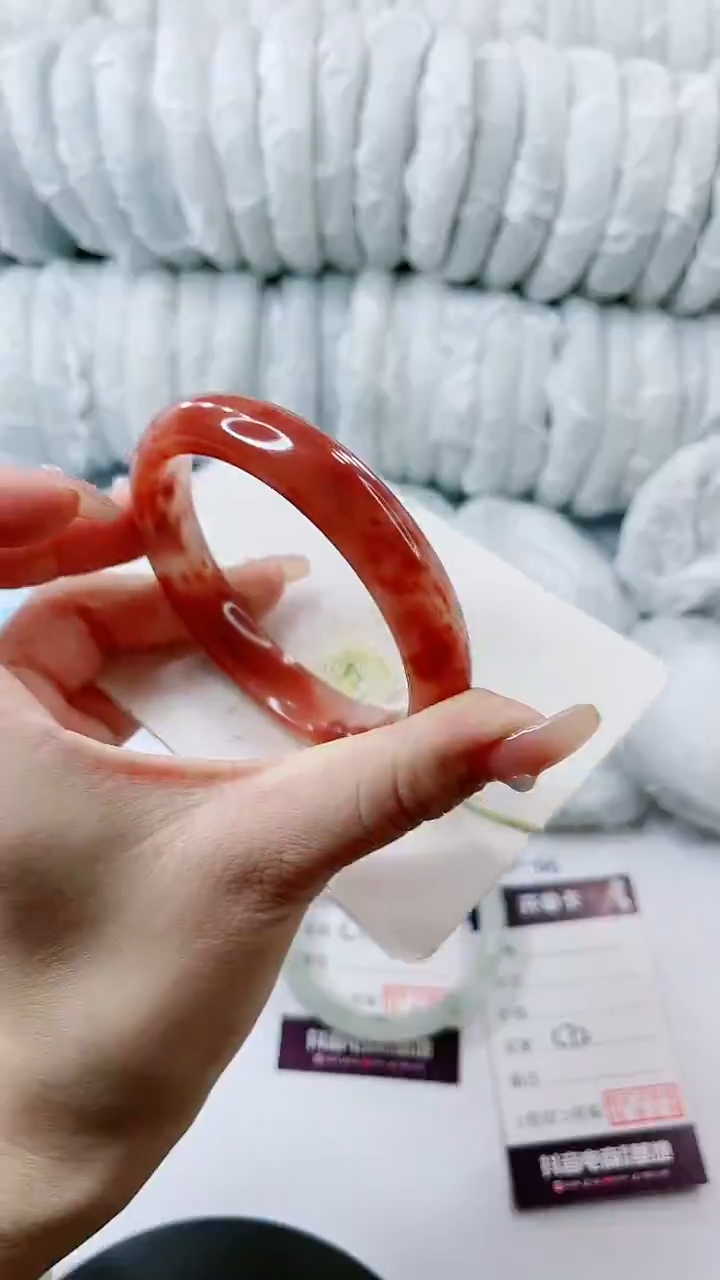 【闪购商品】石英质玉手镯未镶嵌多样性发货C72