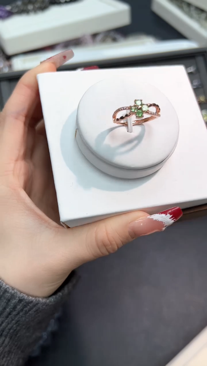 【闪购商品】石榴石（沙弗莱）戒指银S925镶嵌13B多样性发其一/1个