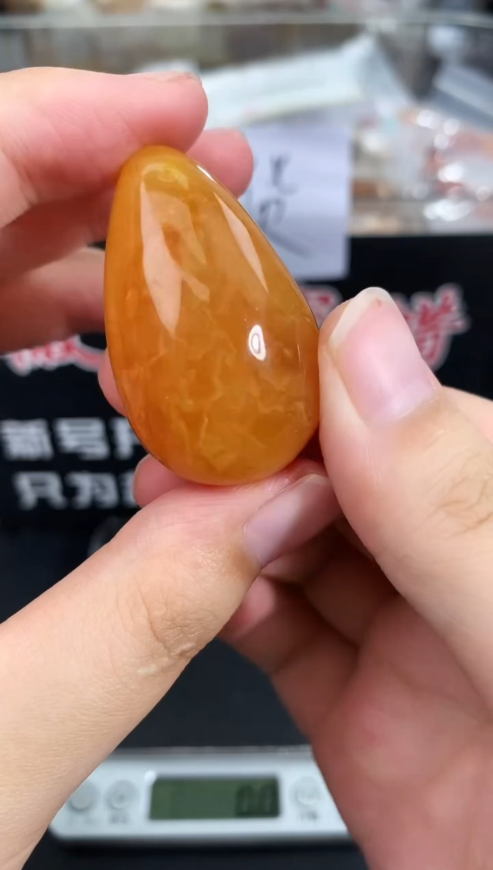 蜜蜡未镶嵌珠宝奇石34