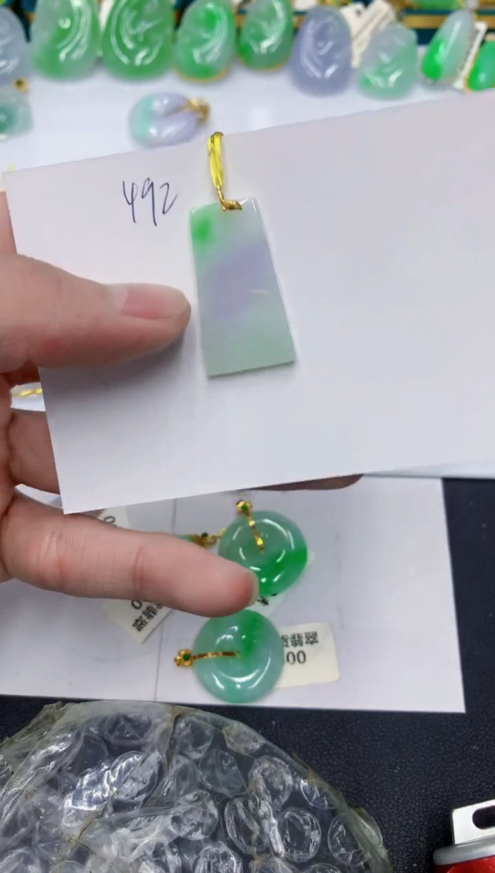 颈饰18K金镶嵌翡翠111111